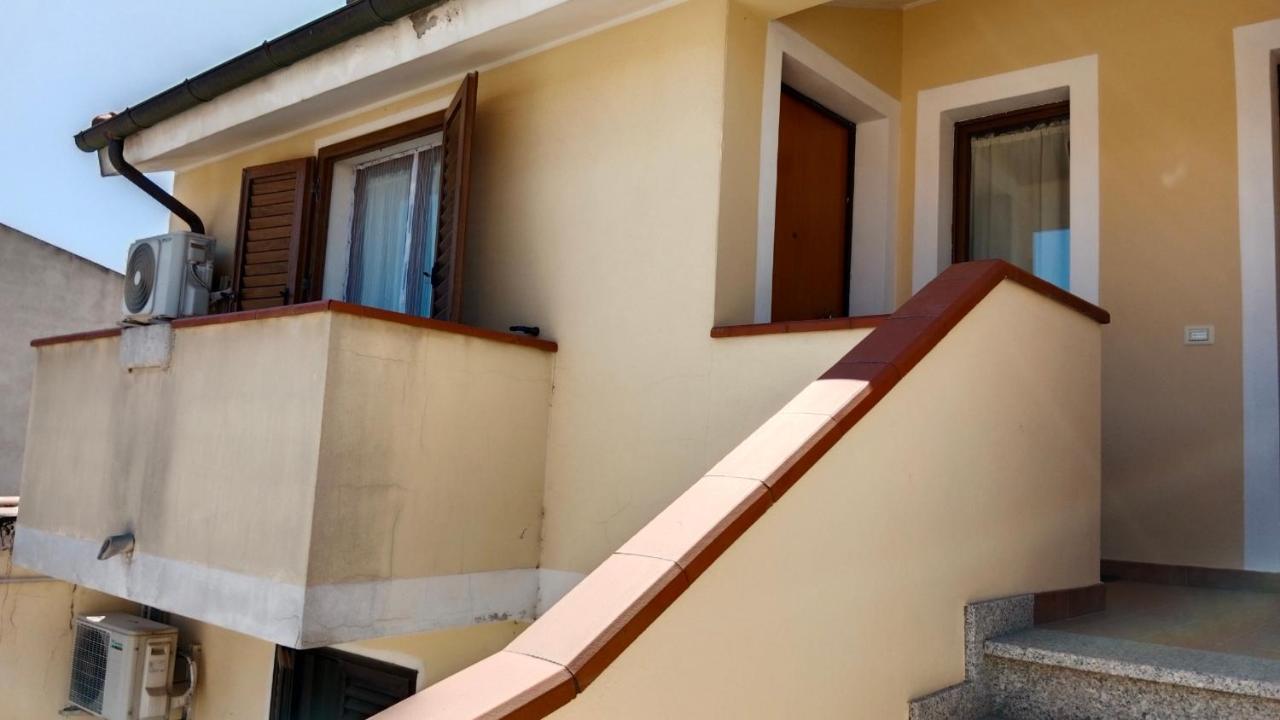 Flamingo House Apartment Cabras Ngoại thất bức ảnh